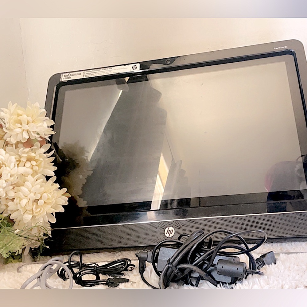 HP Pavilion touchSmart 23 all in one Desktop